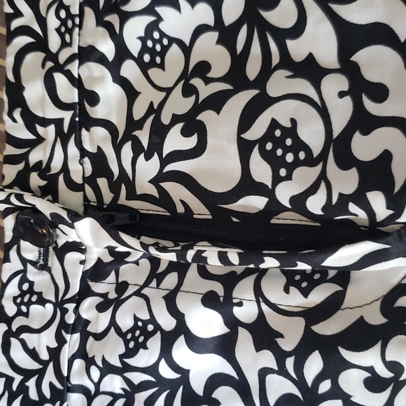LAURA Plus Capri Pants White Black Floral Design Women's Plus Size 18 - Picture 5 of 10